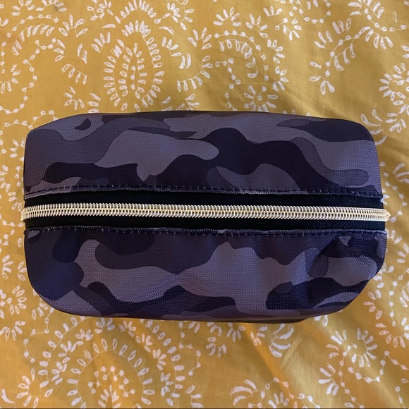 Ulta Beauty Tartan + Twine Black camouflage makeup bag - Picture 2 of 6